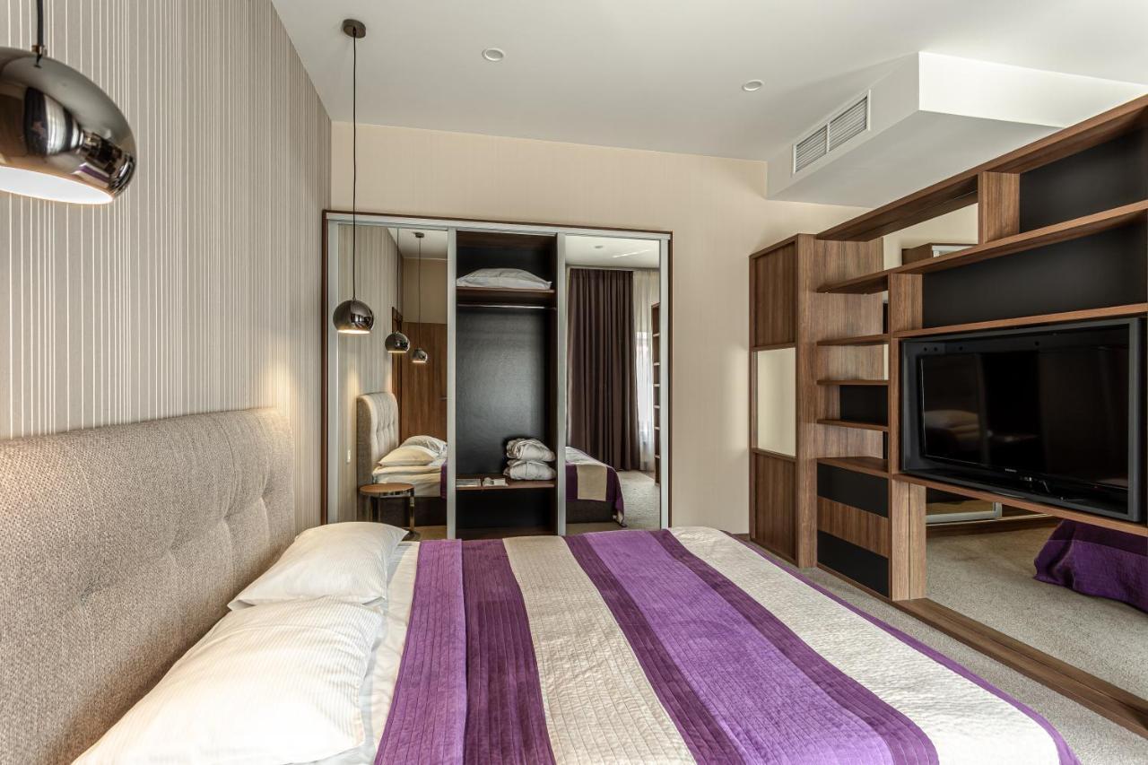 Aparthotel Senator Maidan Kiev Exterior foto