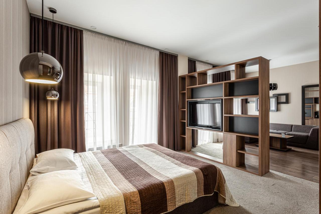 Aparthotel Senator Maidan Kiev Exterior foto